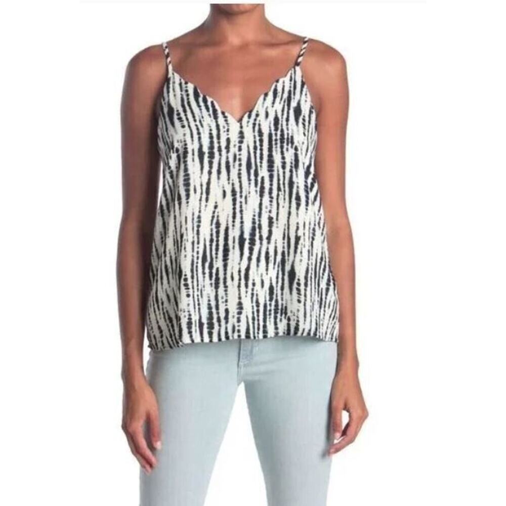 Socialite Women's Scalloped V-Neck Camisole in Ivory Black Tie Dye‎ X-Small